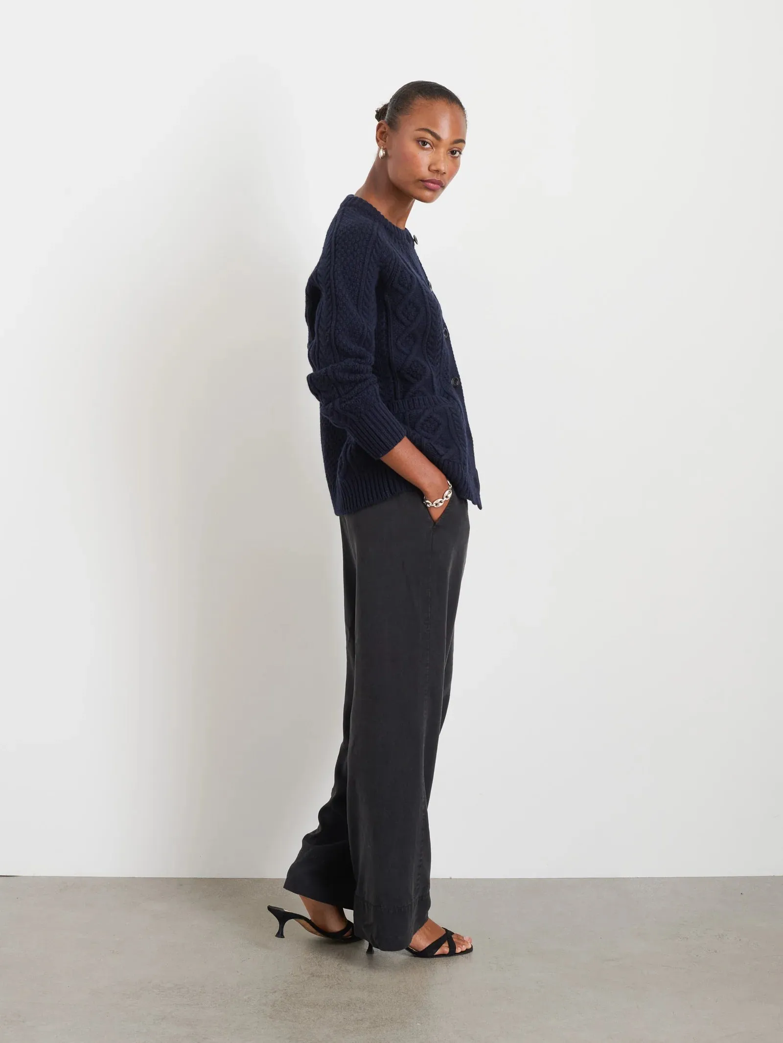 Alex Mill - Riley Pant in Drapey Twill (Rich Black)