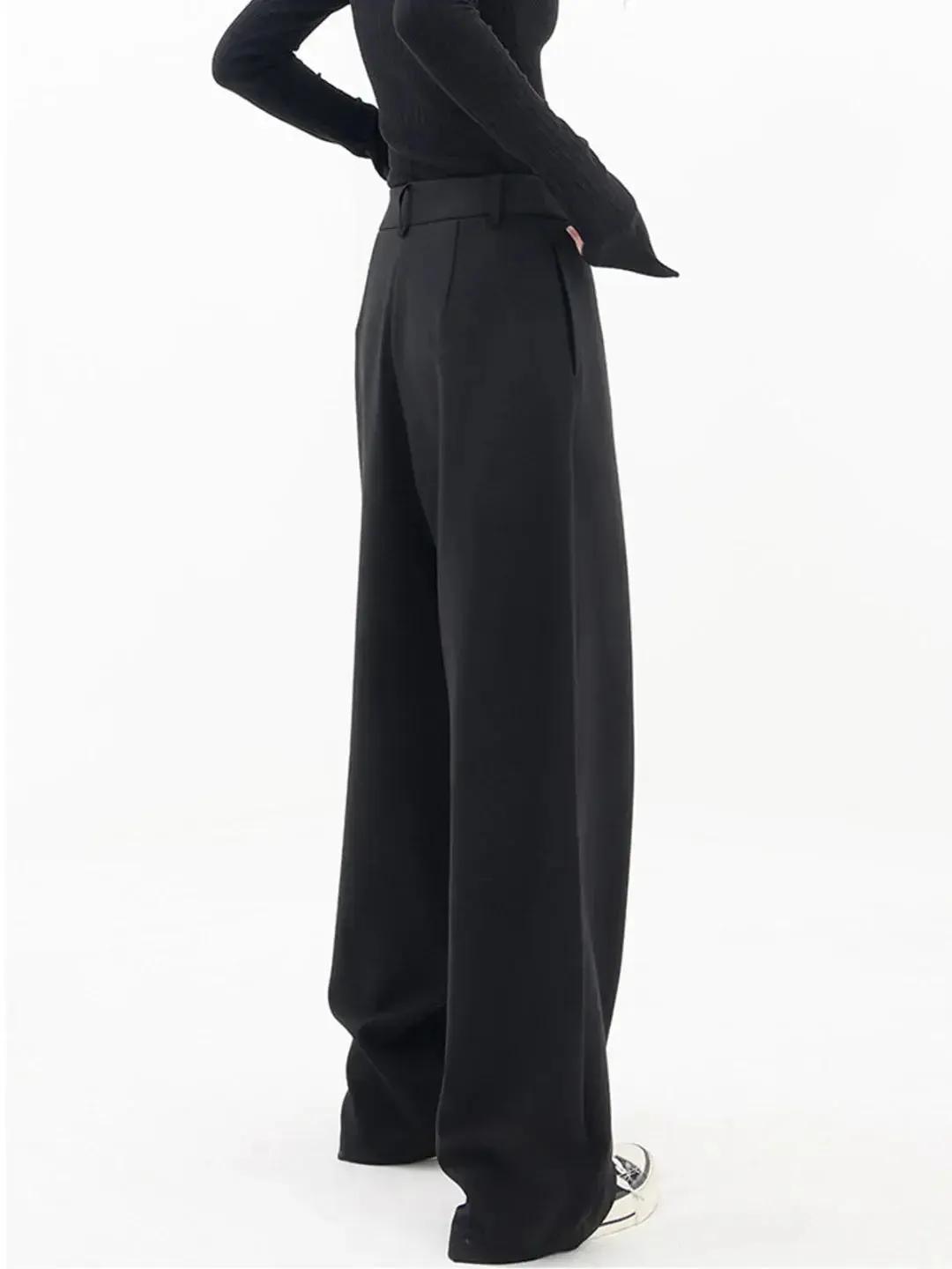 Amber - Effortless Sophistication Woman's Baggy Pants