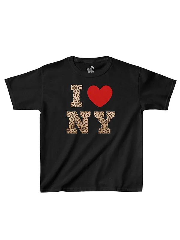 Contrast-colored T-shirt with American lettering in short sleeve