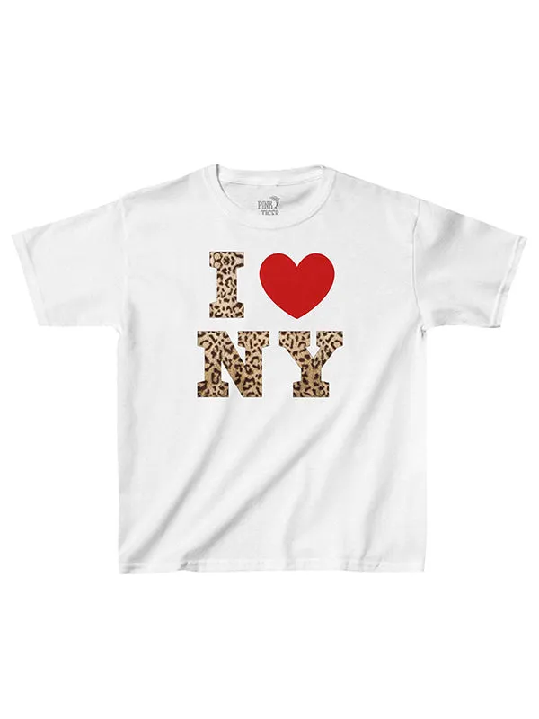 Contrast-colored T-shirt with American lettering in short sleeve