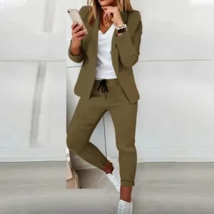 Esther - Long-sleeved blazer and pants.