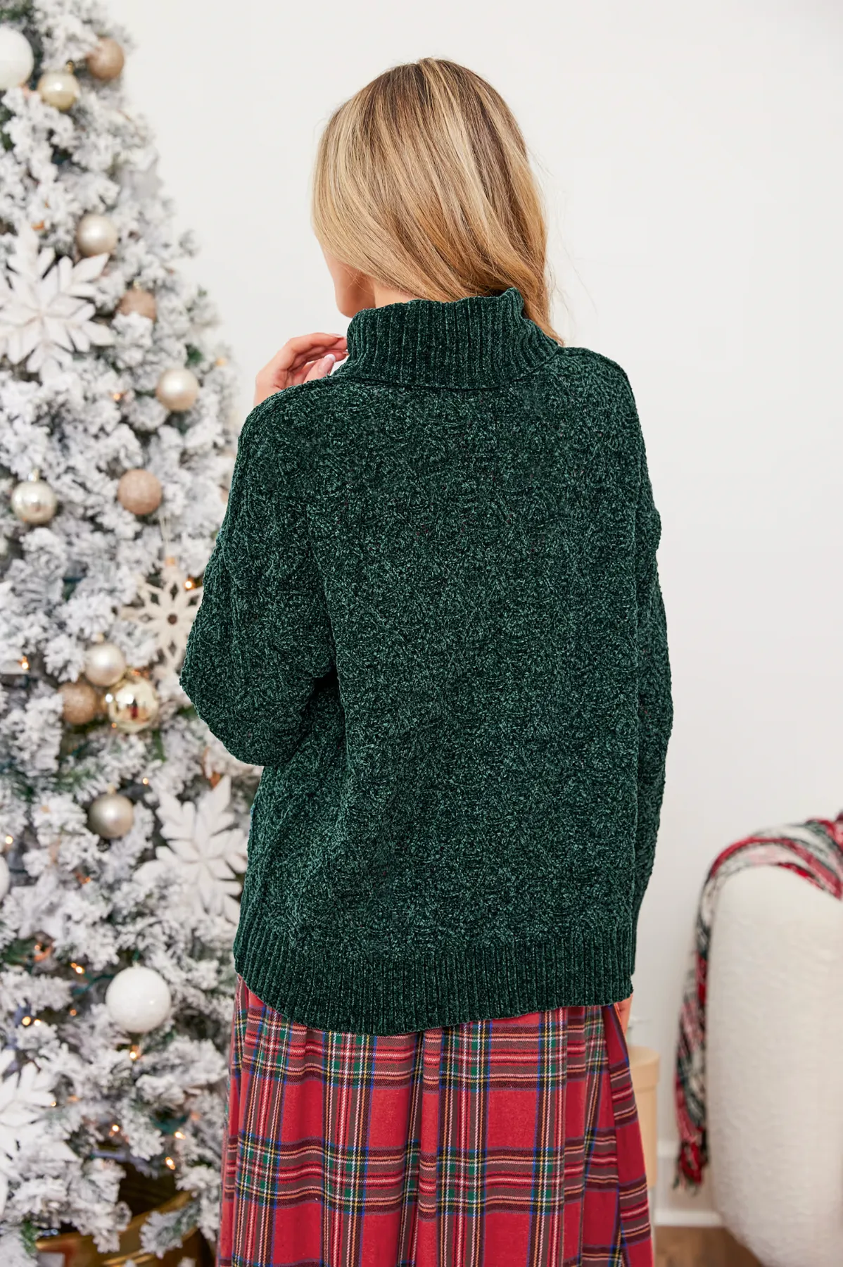 Green Christmas Turtleneck Sweater with Diamond Stitch
