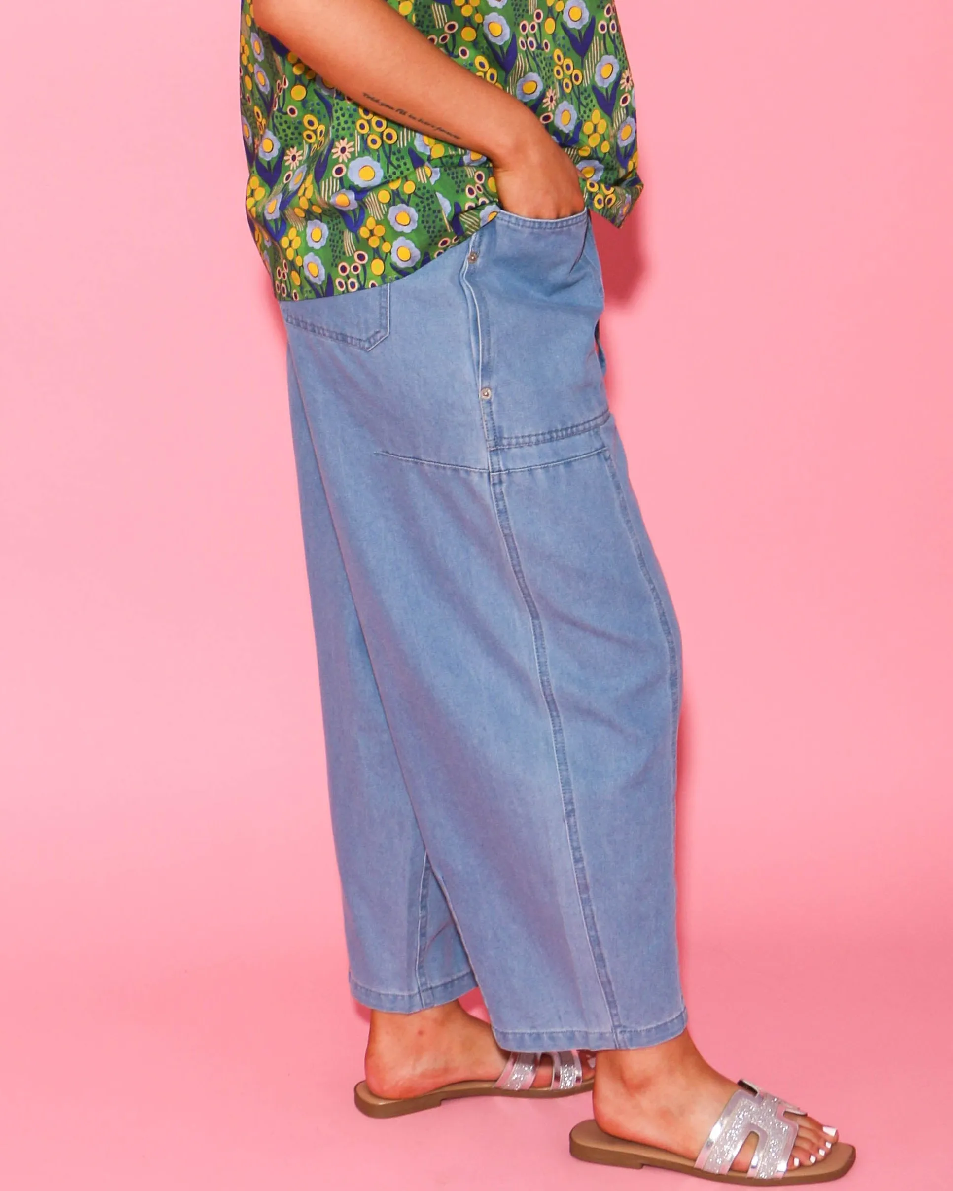 High-Waist Barrel Pull on Pants in Light Blue