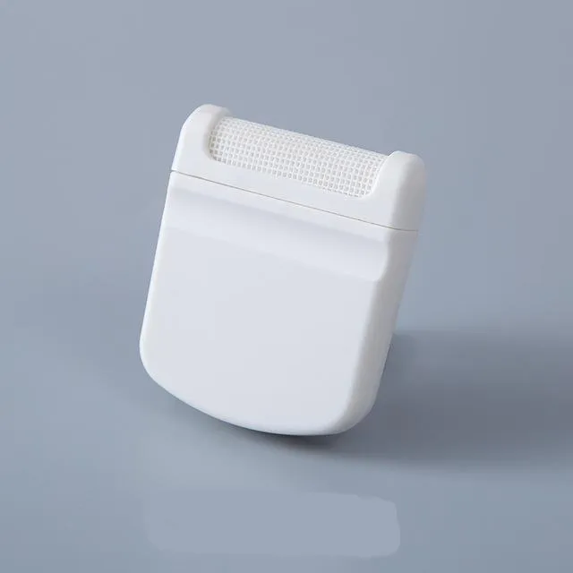 Mini Portable Lint Remover Fuzz Fabric Shaver for Sweater Woolen Coat Clothes Bed Furniture or Car Upholstery Fluff Fabric Shaver Brush Tool Fur Remover