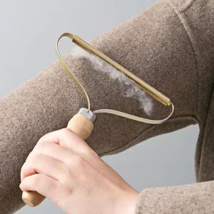 Mini Portable Lint Remover Fuzz Fabric Shaver for Sweater Woolen Coat Clothes Bed Furniture or Car Upholstery Fluff Fabric Shaver Brush Tool Fur Remover