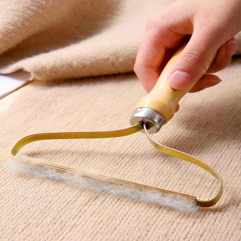 Mini Portable Lint Remover Fuzz Fabric Shaver for Sweater Woolen Coat Clothes Bed Furniture or Car Upholstery Fluff Fabric Shaver Brush Tool Fur Remover