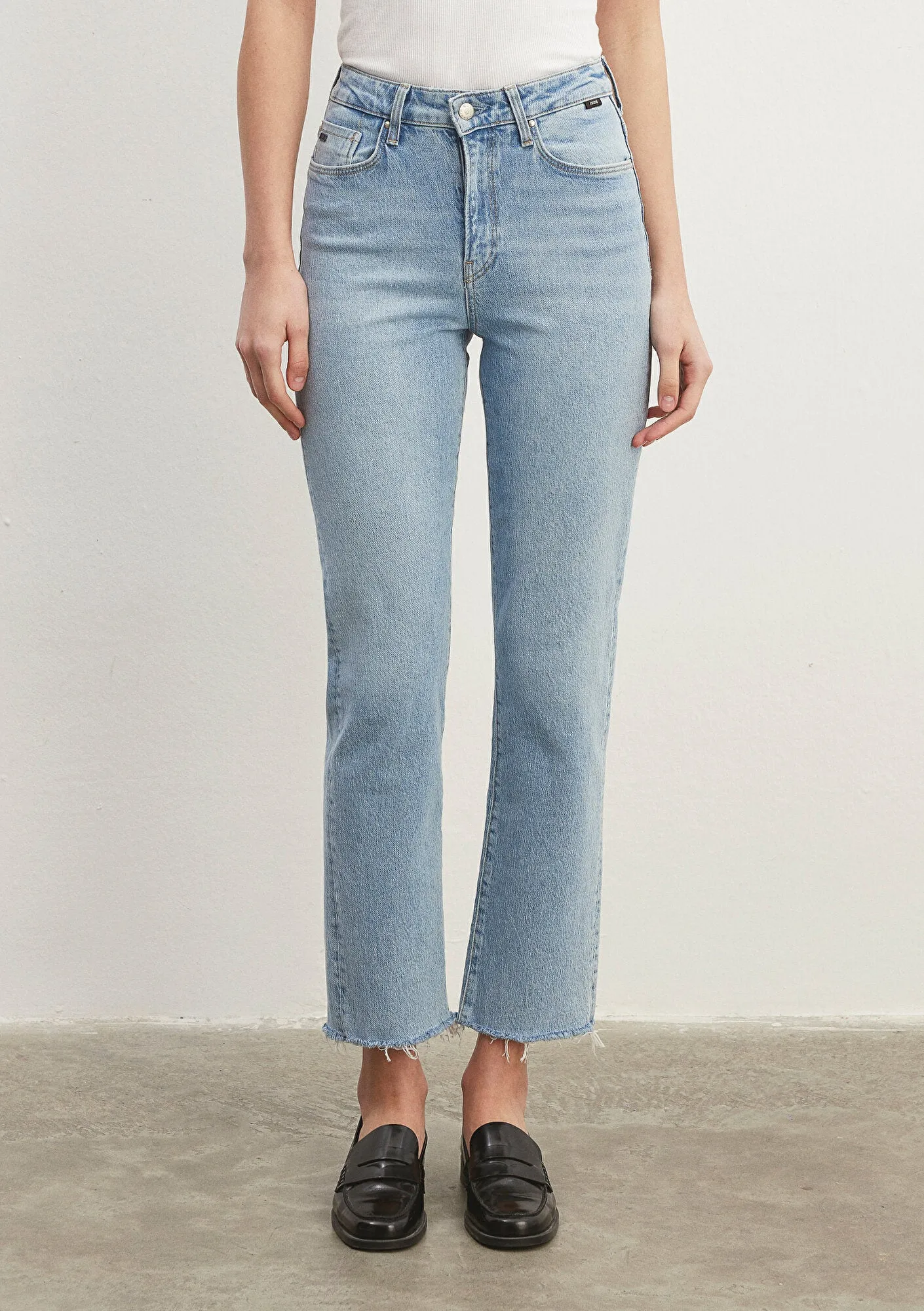 New York Bleach Classic Denim Jean Pants