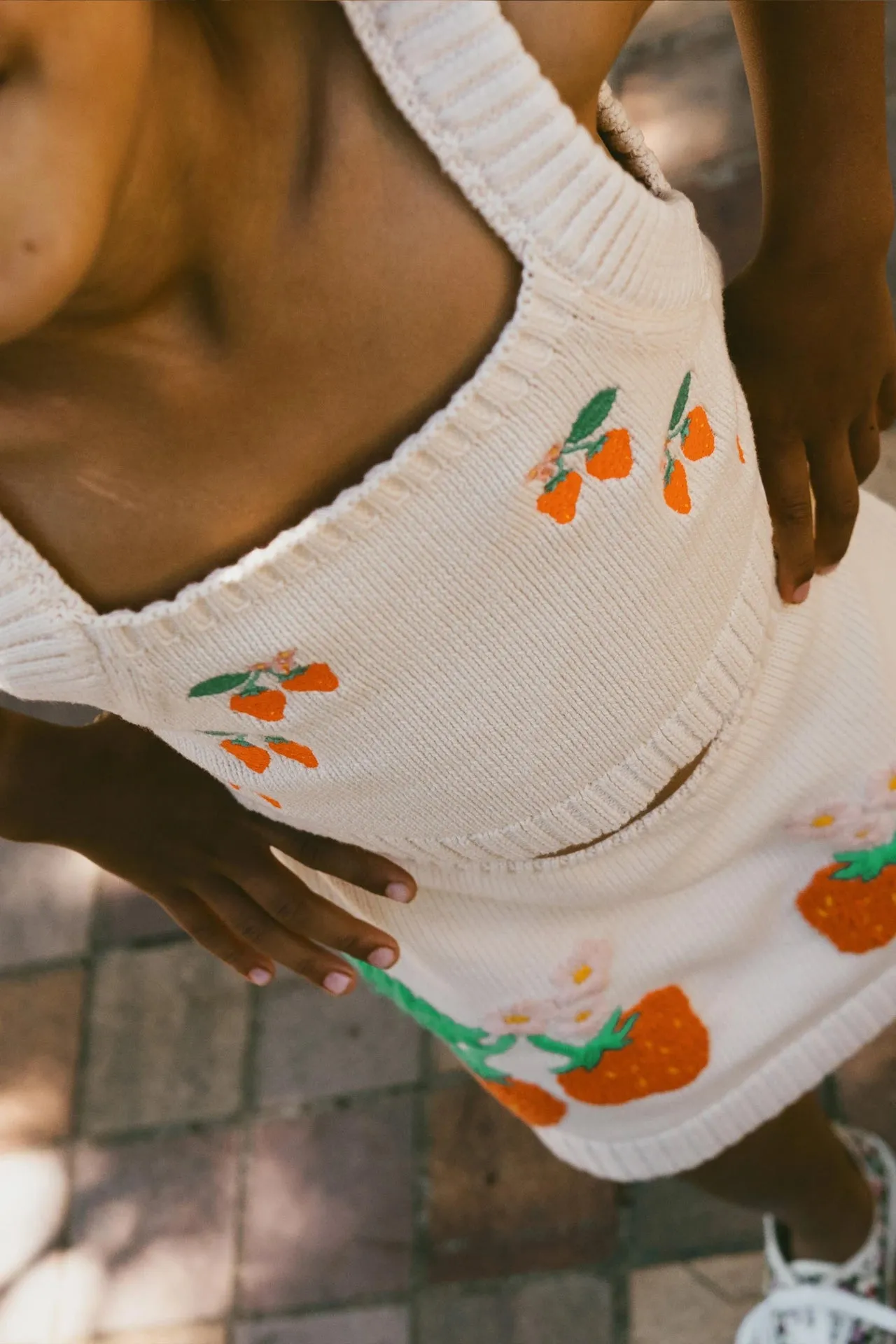 STRAWBERRIES KNITTED CROP TOP