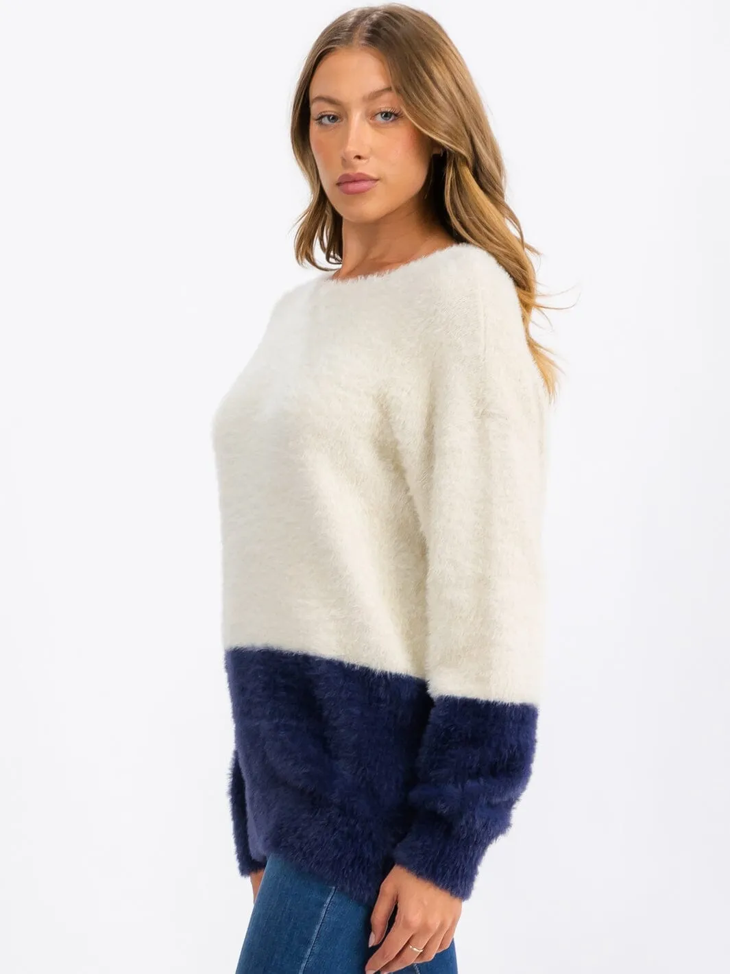 WOMEN'S LONG SLEEVE FUZZY COLORBLOCK PULLOVER SWEATER
