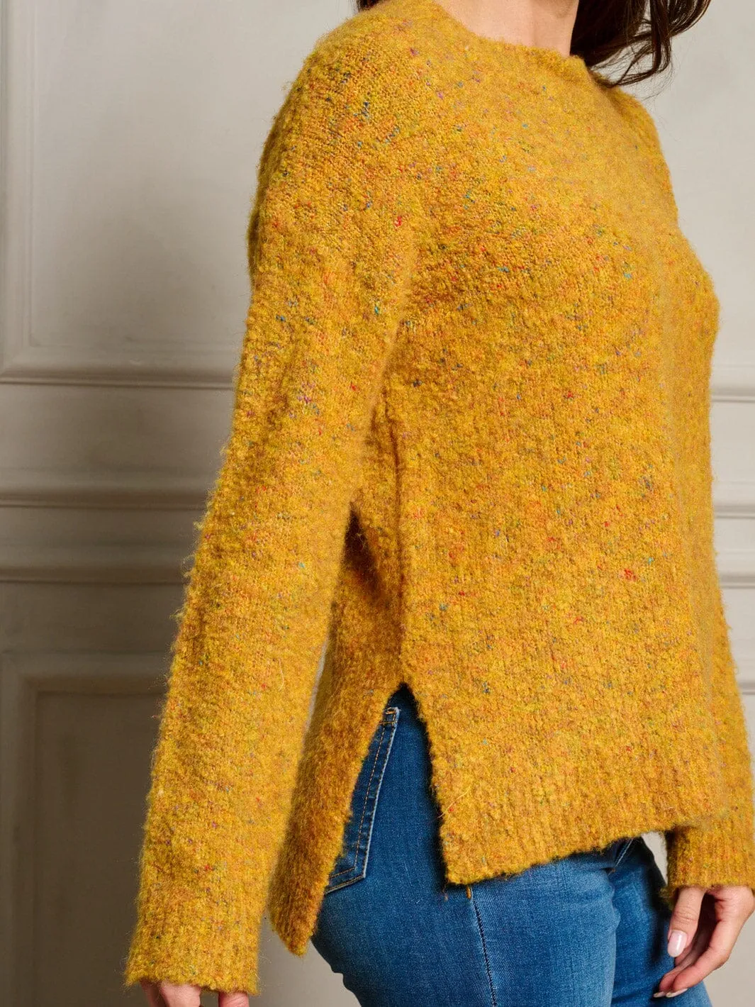 WOMEN'S LONG SLEEVE FUZZY OVERSIZED PULLOVER SWEATER