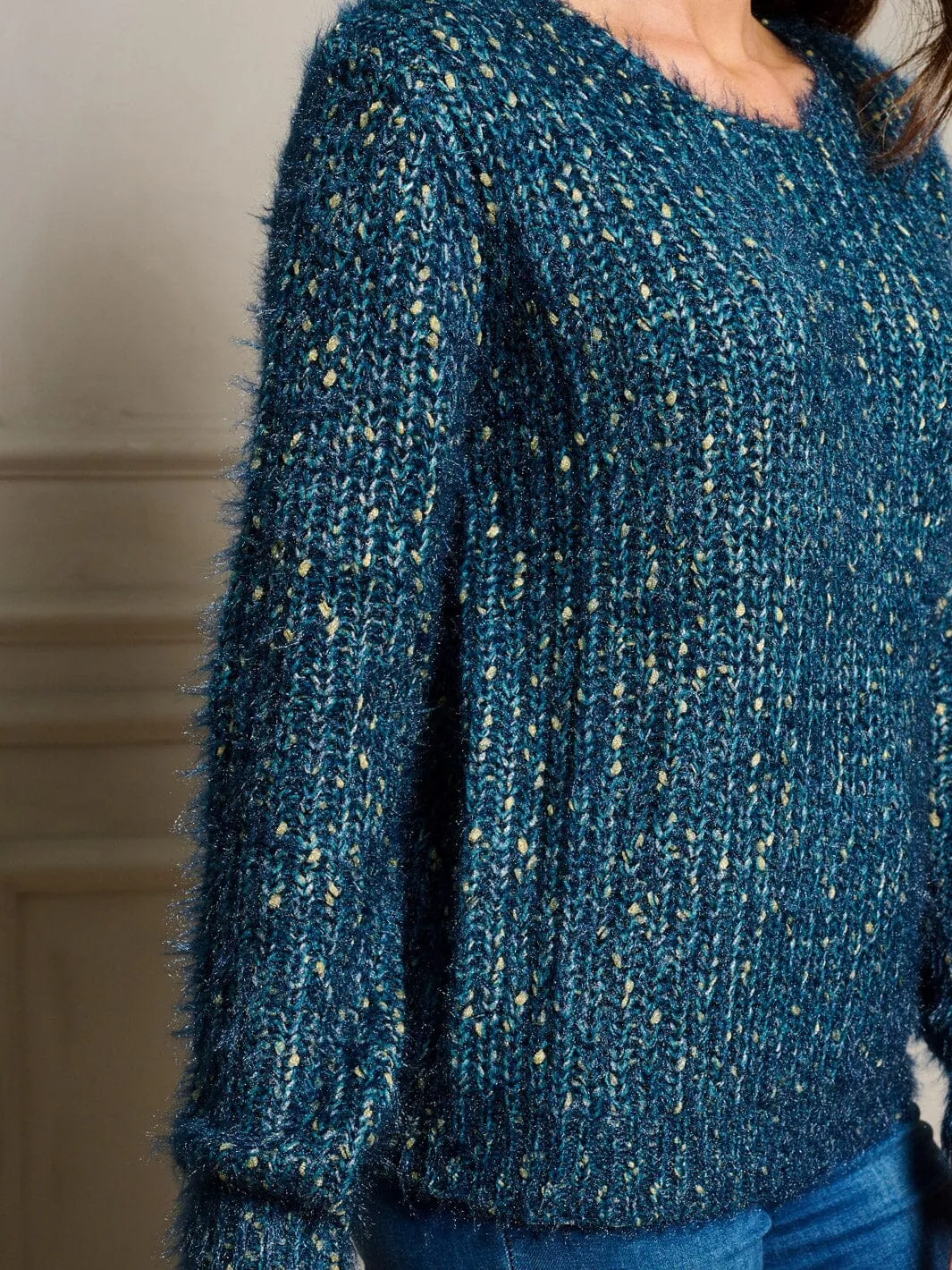 WOMEN'S LONG SLEEVE FUZZY SHIMMER PULLOVER SWEATER