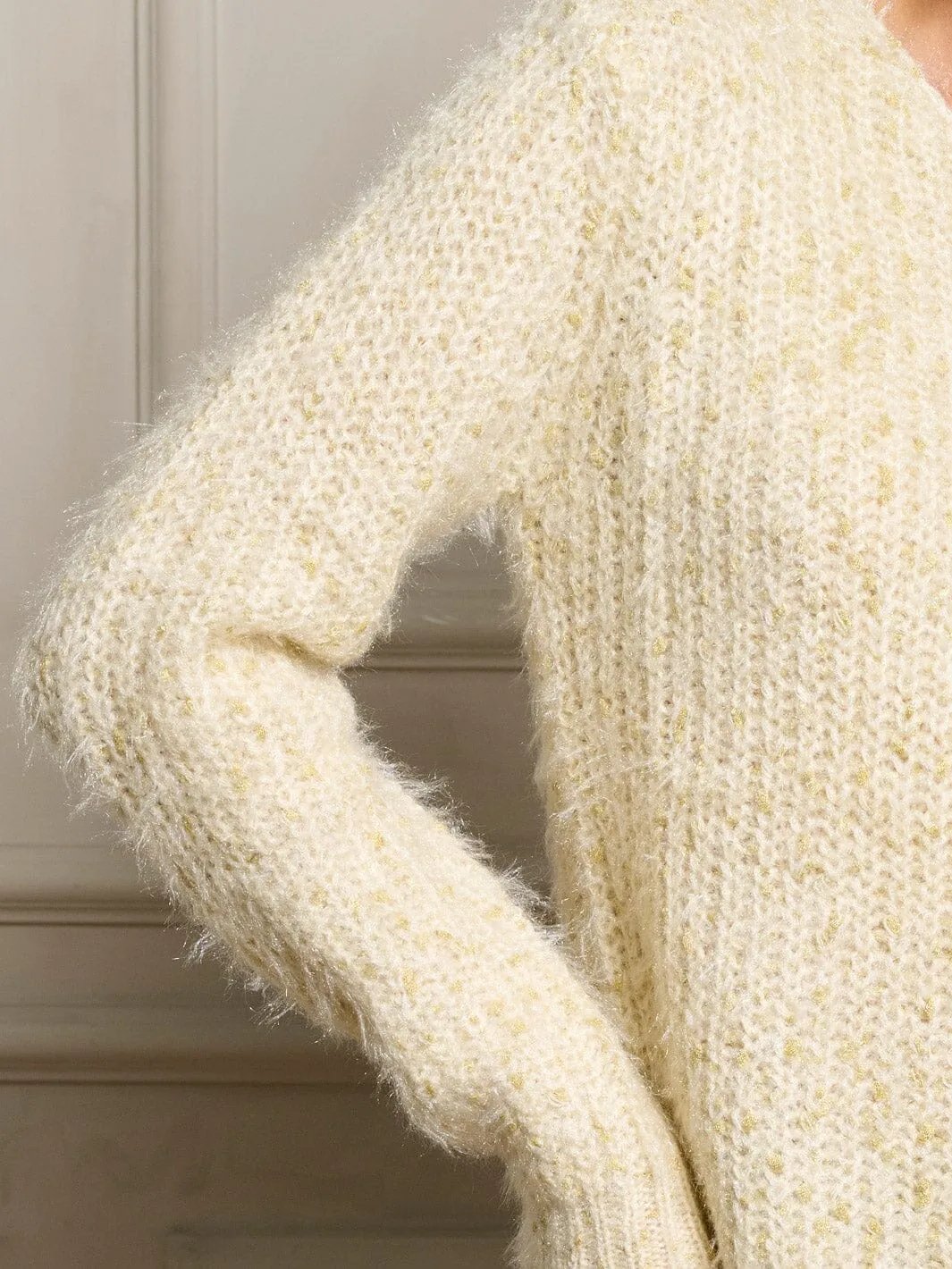 WOMEN'S LONG SLEEVE FUZZY SHIMMER PULLOVER SWEATER